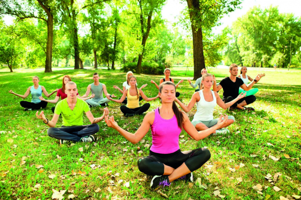 Durch Yoga aus der Überlastung finden – Ein Bildungsurlaub zur Prävention von Erkrankungen in Alltag und Berufsleben mit Hilfe von therapeutischem Yoga